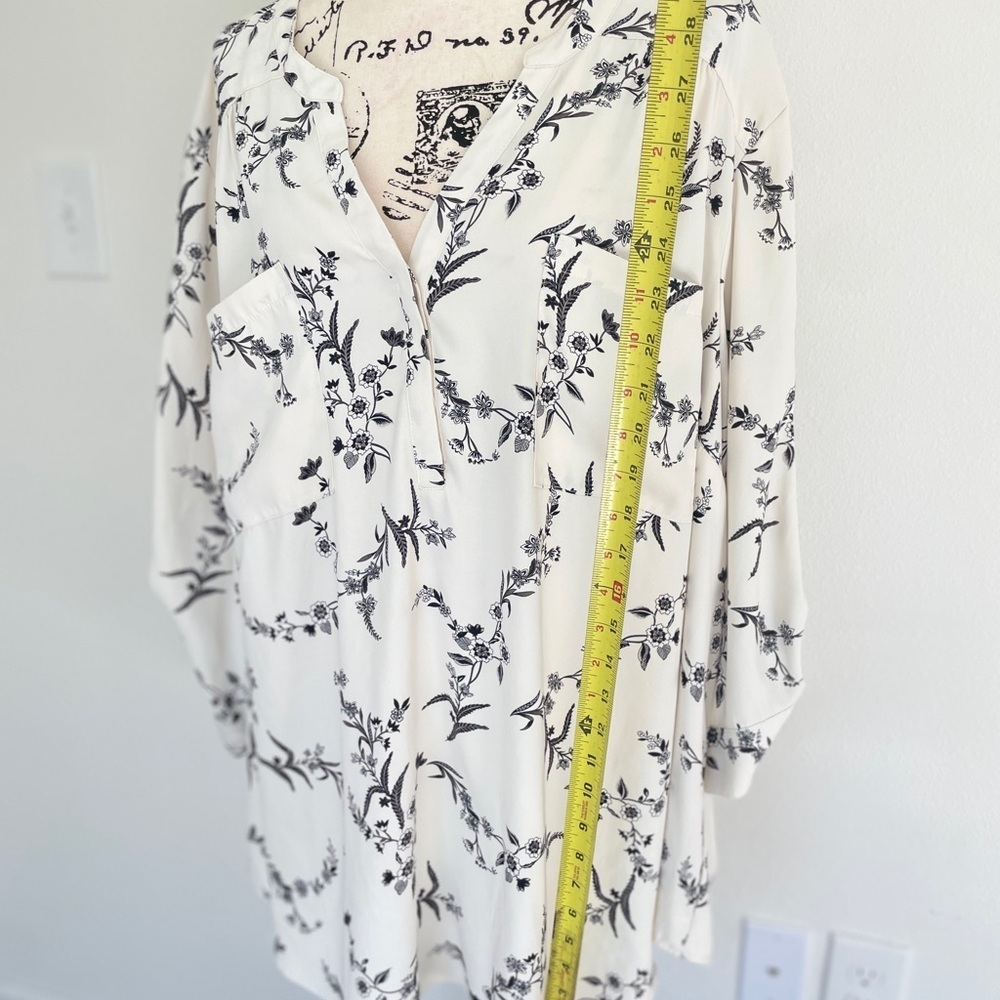 Torrid Harper Blouse Floral Black ivory size 5xl Smocked V neck Aesthetic core - Picture 7 of 15